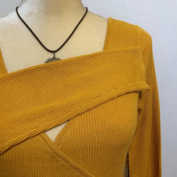 Leith NWT V-Neck Sweater for Women Size M - Picture 3 of 8